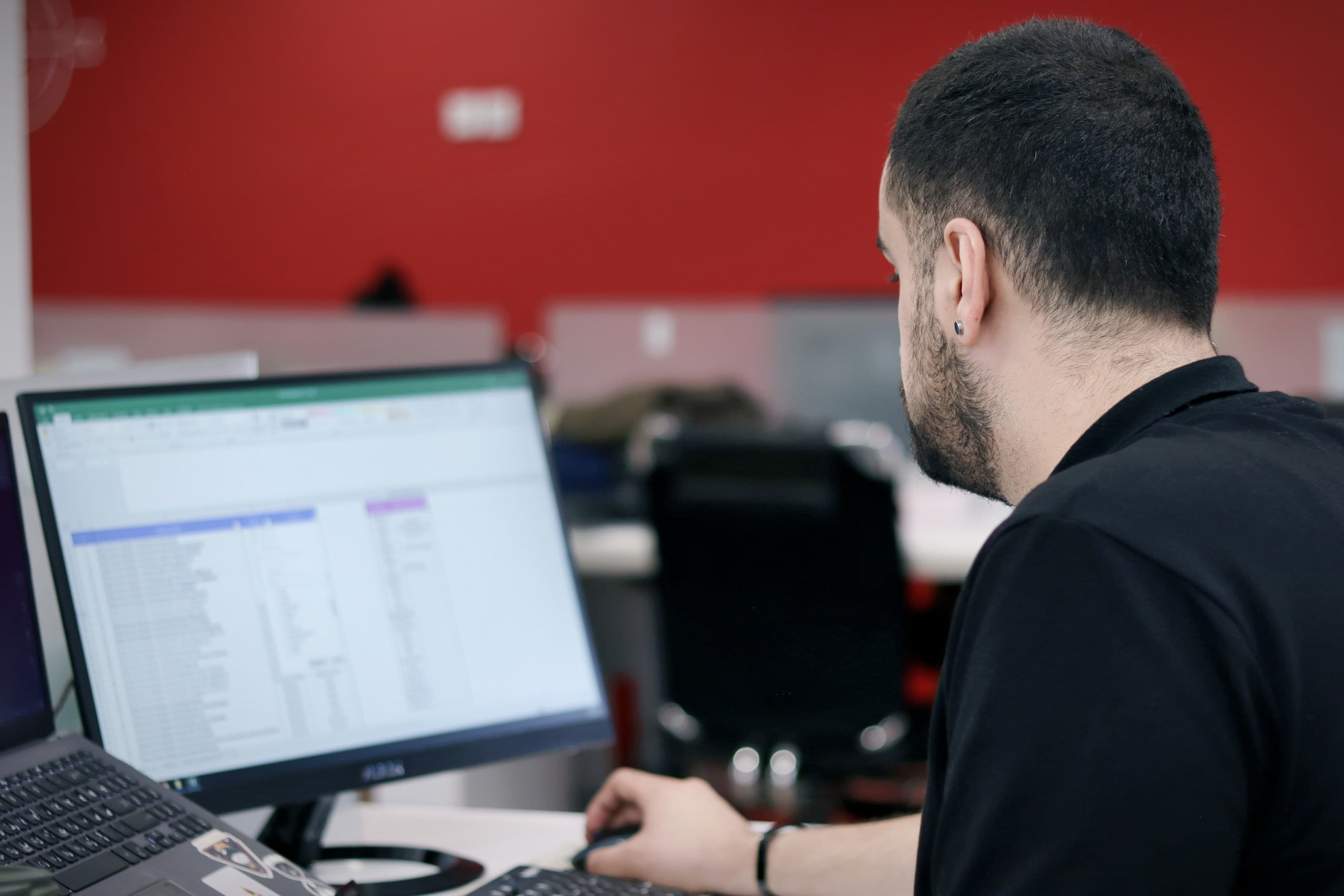 Engineer working with a scenario interface